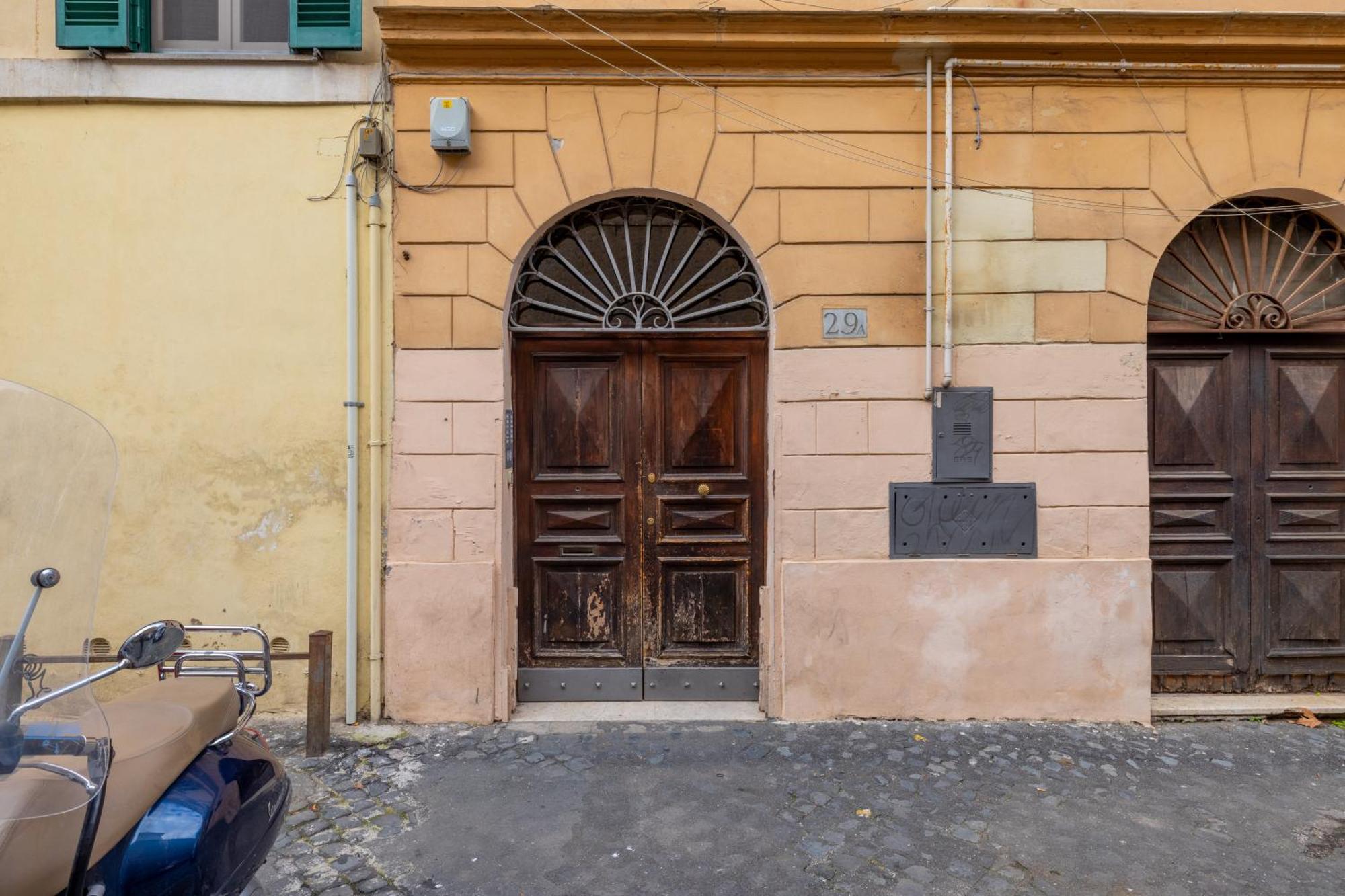 Vg Trastevere 5 Stelle Appartamento Spazioso Рим Экстерьер фото